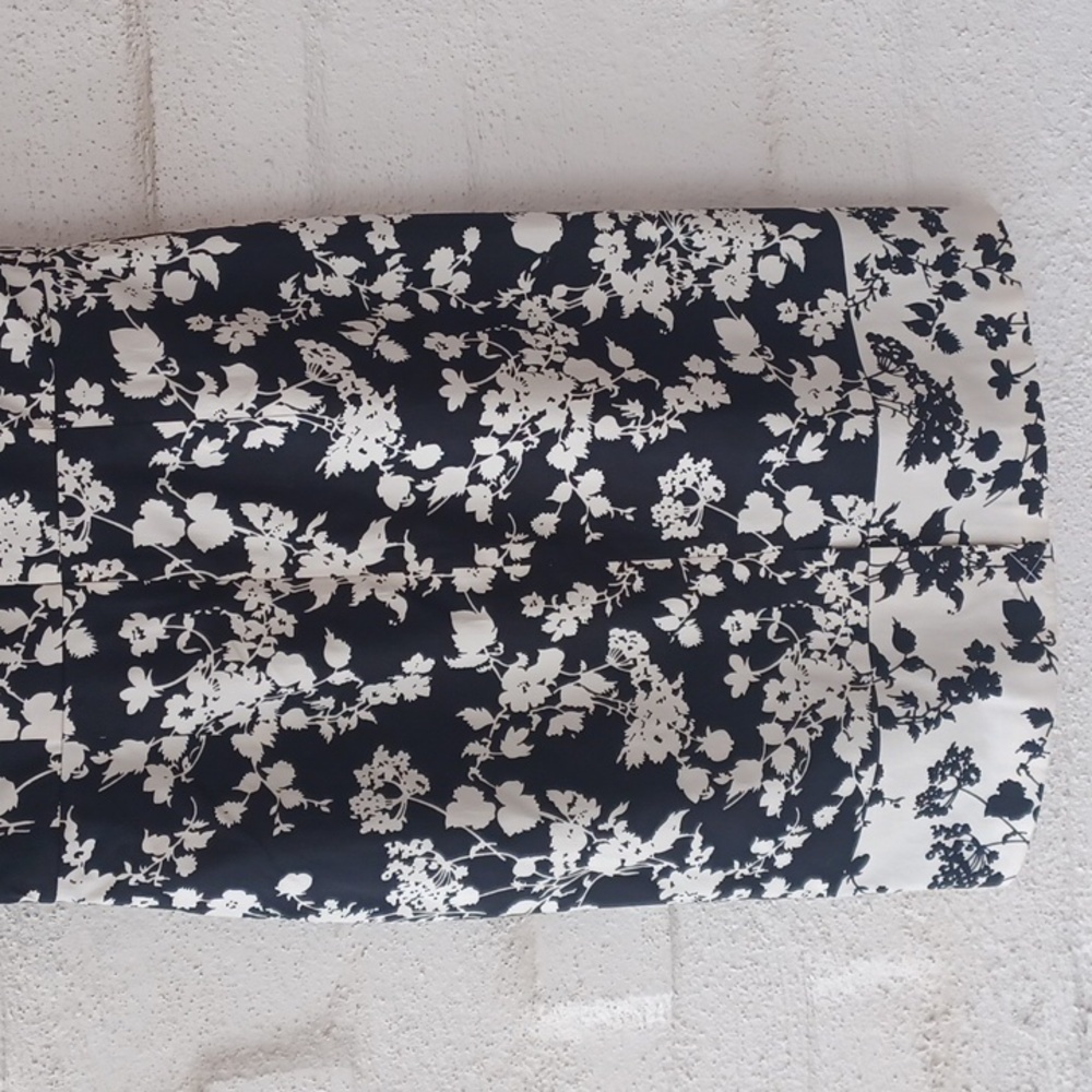 Talbots Black and White Floral Bateau Neckline Short Sleeve Sheath Dress Size 4 - Picture 11 of 14